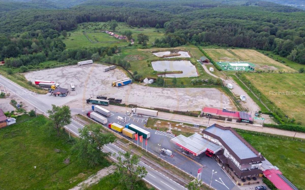 Motel, camping, piscina si lacuri de pescuit pe un teren de - 30
