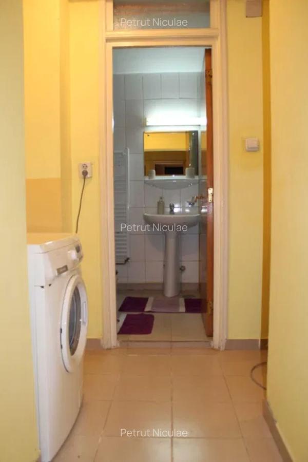 AP 2 CAM VAV PALATUL PARLAMENTULUI, MARRIOT, CENTRALA PROPRIE, BLOC 2001 - 7