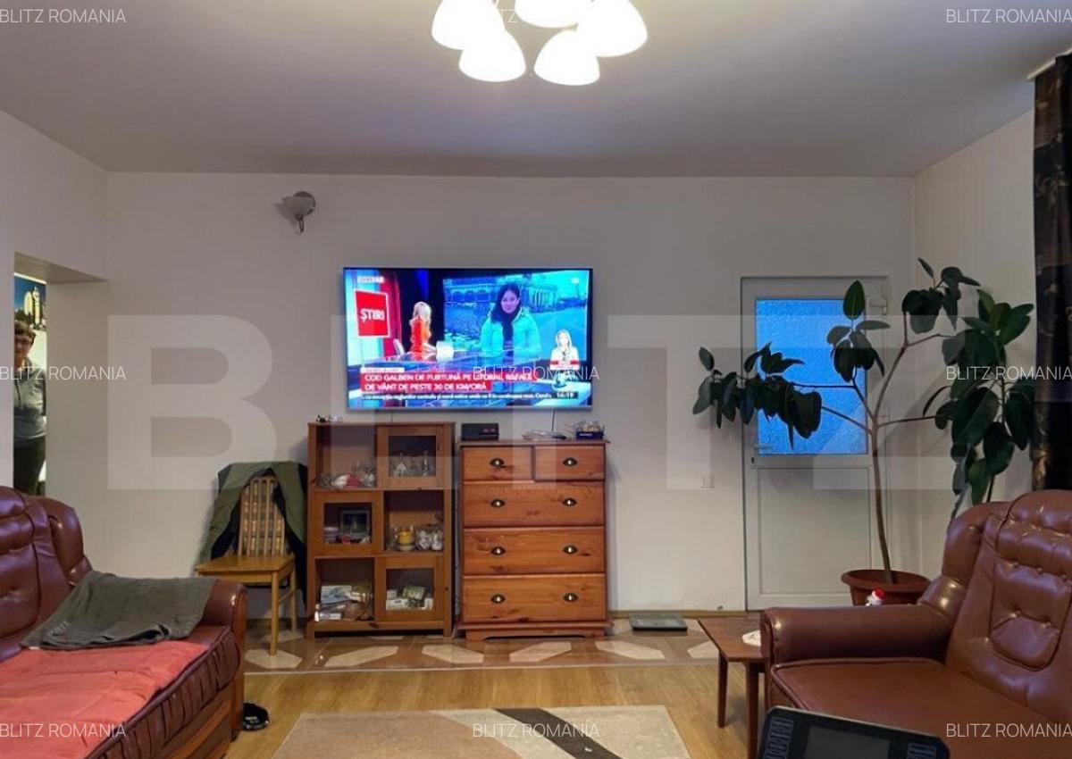Casa cu 3 camere, 215mp, Santana de Mures - 1