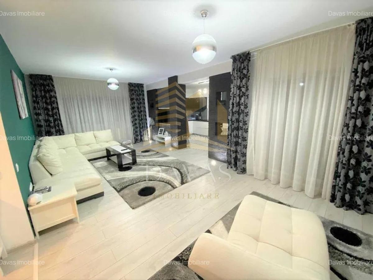 Apartament cu 3 camere semidecomandat în Central - 1
