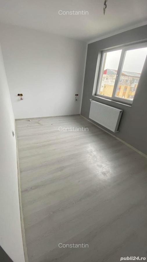 Vand apartament 2 camere, et4, bl N3. Pret 35000 - 10
