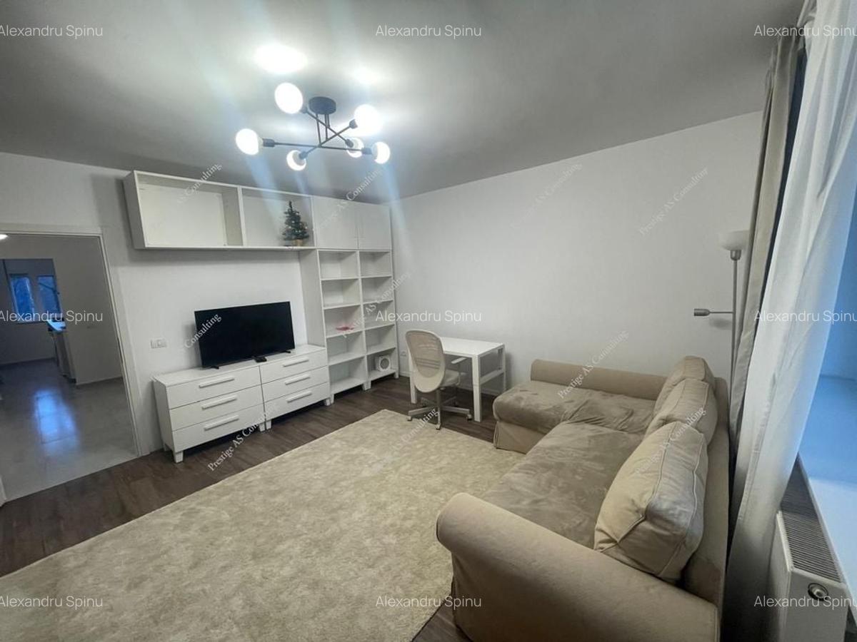 Apartament de vanzare cu 2 camere, renovat complet, cu boxa prorie - Complex - 1