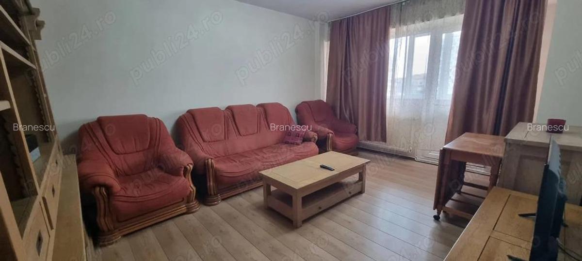 Inchiriez apart. 3 camere, Pitesti, I.C.Bratianu, deasupra Policlinicii 2 mai - 1