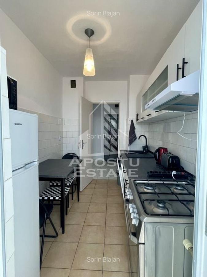 Apartament cu trei camere decomandat Bd. Cetatii - 4