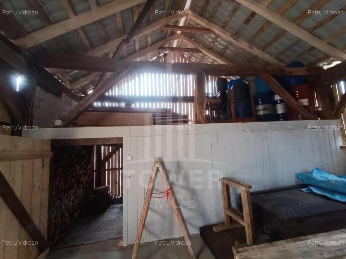 Casa de vanzare in satul Ro?ia cu vedere panoramica spre Mun?ii Fagaras - 10