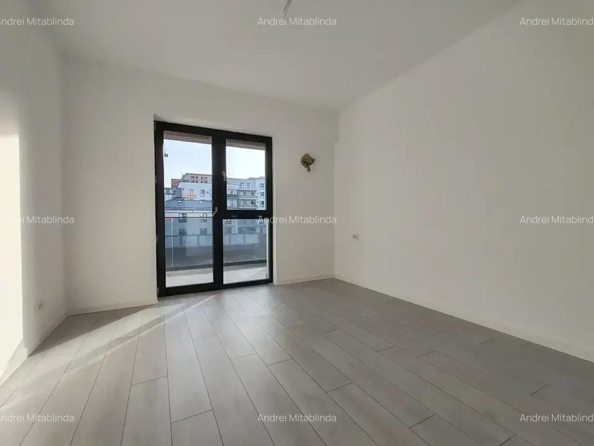 Apartament cu 3 camere decomandat în Titan - 9
