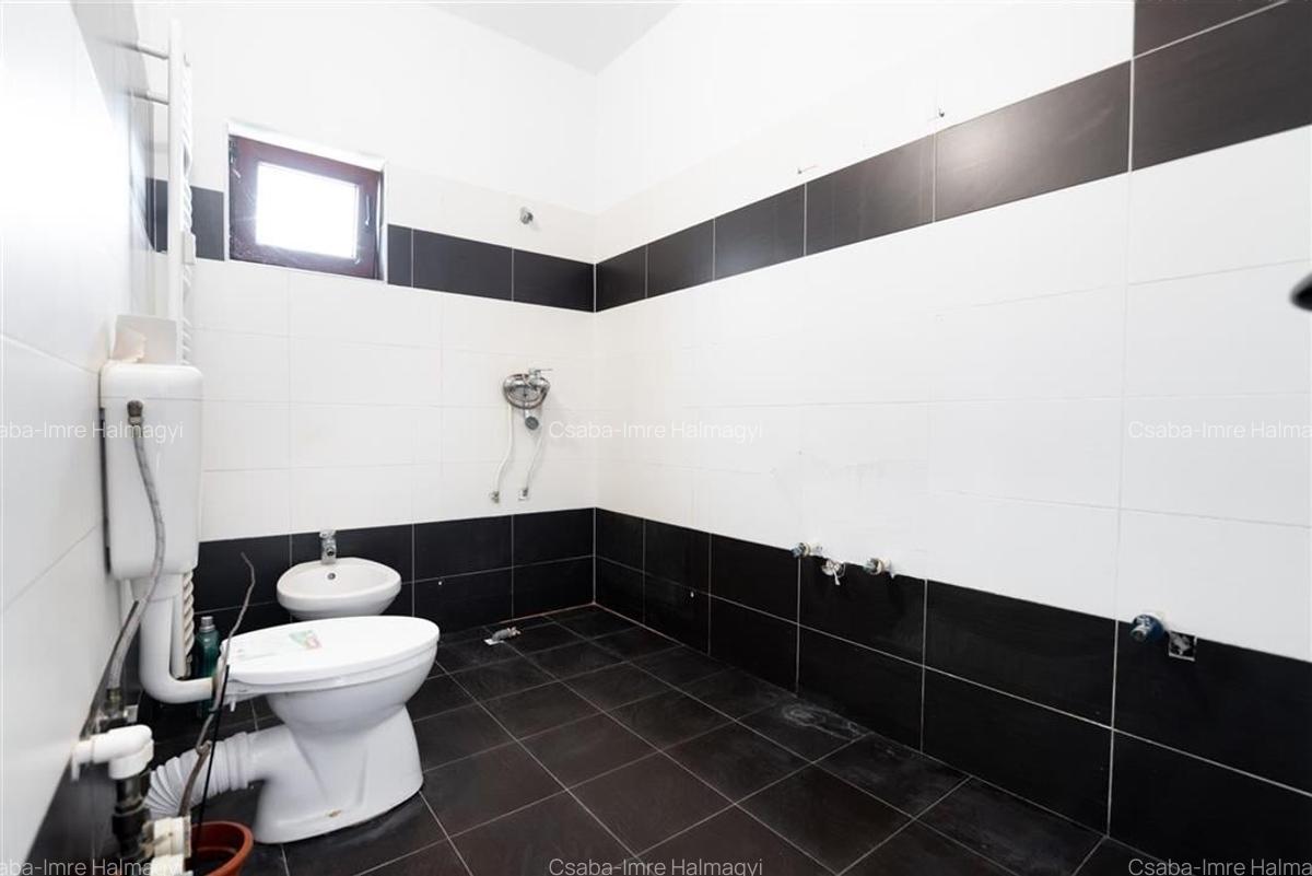 Apartament cu 3 camere decomandat în Cantemir - 12