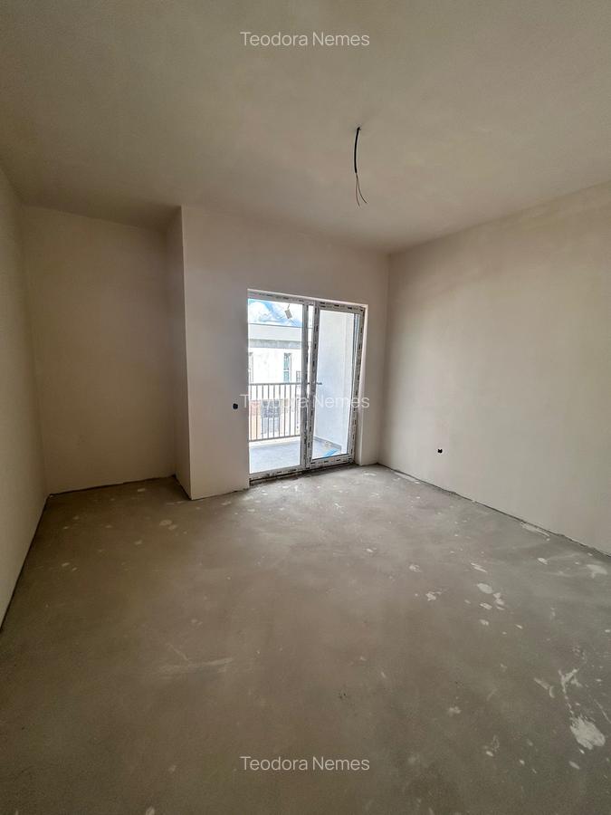 CASA TRIPLEX DE VÂNZARE ÎN FLOREȘTI - 11