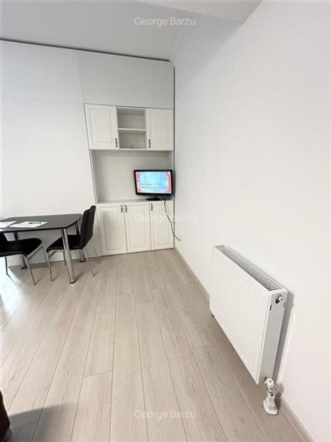 Studio Modern in Solid Residence Butoaie cu Vedere Superba la Lac - 3