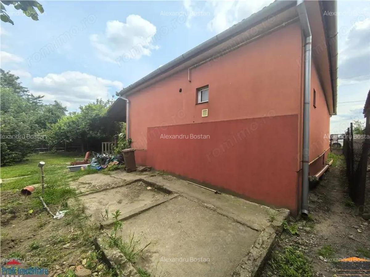 Casa 4 camere si teren de 720 mp - 1