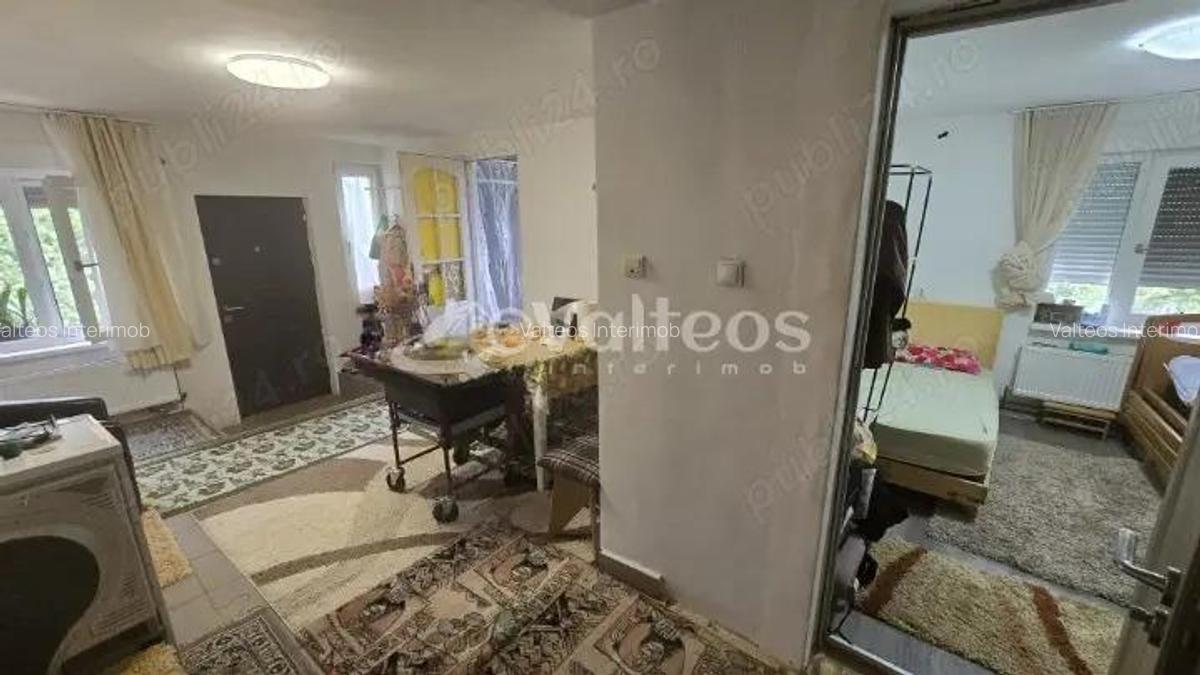 Resita, de vanzare casa, doua corpuri, teren 5800 mp, - 2 Resita, de vanzare casa, doua corpuri, teren 5800 mp, - 2