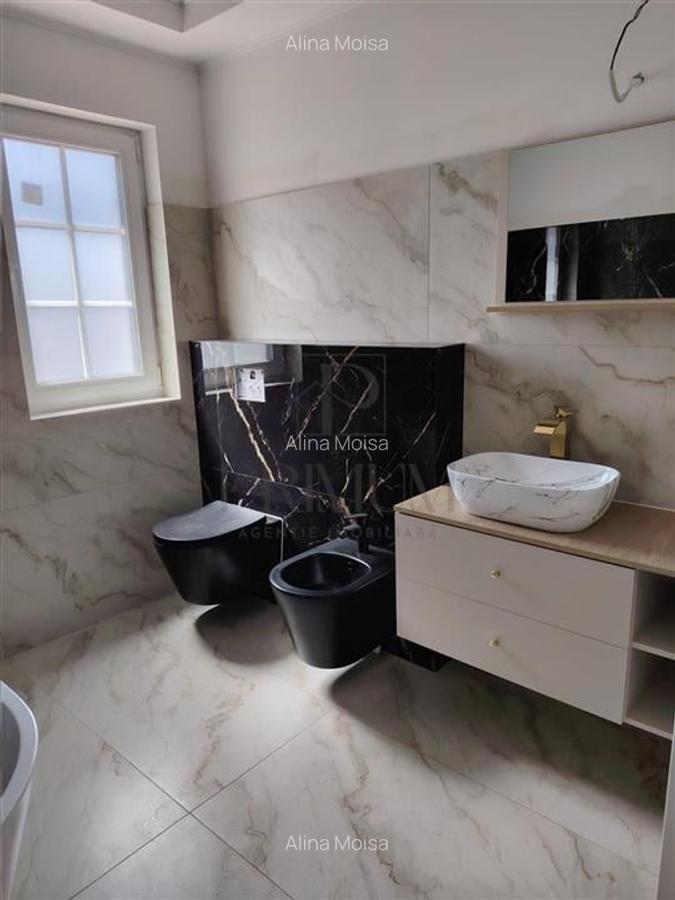 Duplex despartit prin garaj - zona excelenta - toate utilitatile - asfalt - 16