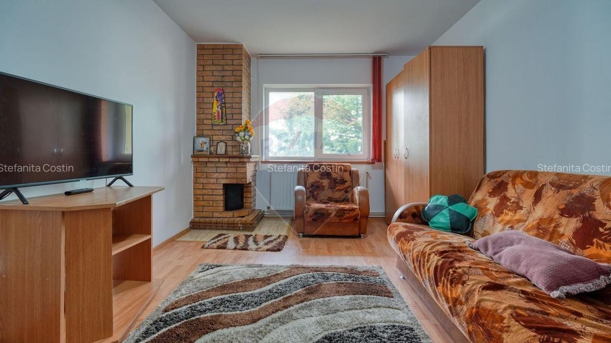 Apartament cu 3 camere de vanzare in zona Central - 1