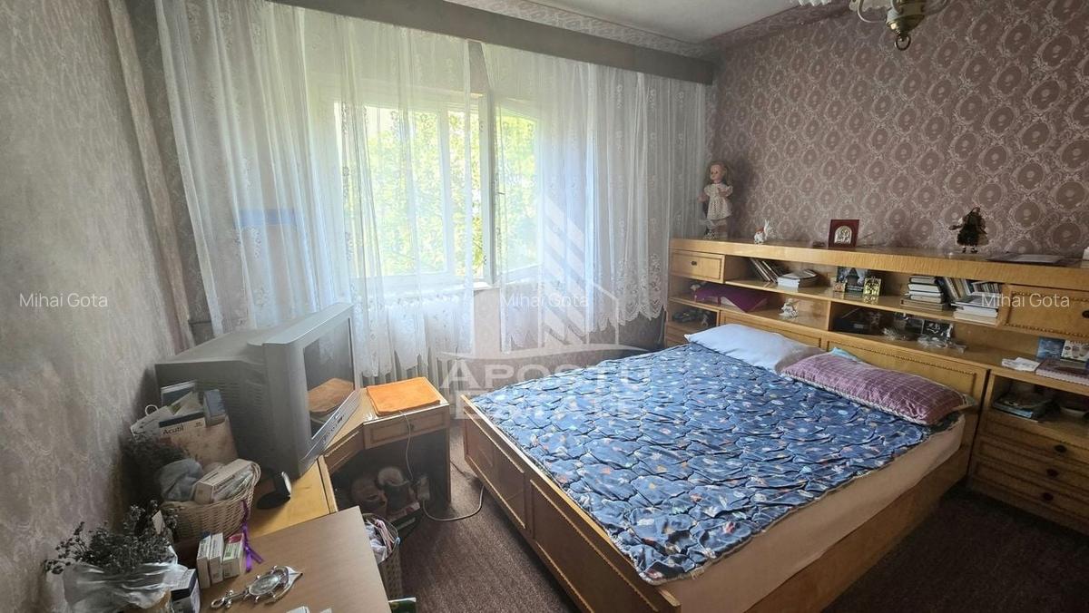 Apartament cu 2 camere, decomandat, etaj intermediar, zona Soarelui - 2