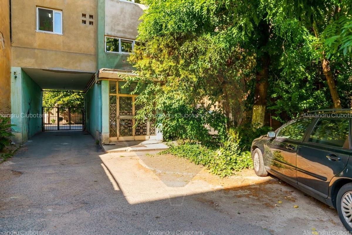 Apartament de inchiriat cu 3 camere - zona ultracentrala - 12