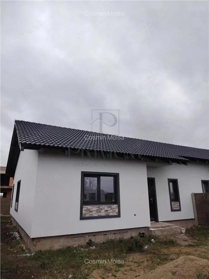 Duplex pe parter - Zona lini #537;tit #259; - Pod mansardabil - 1