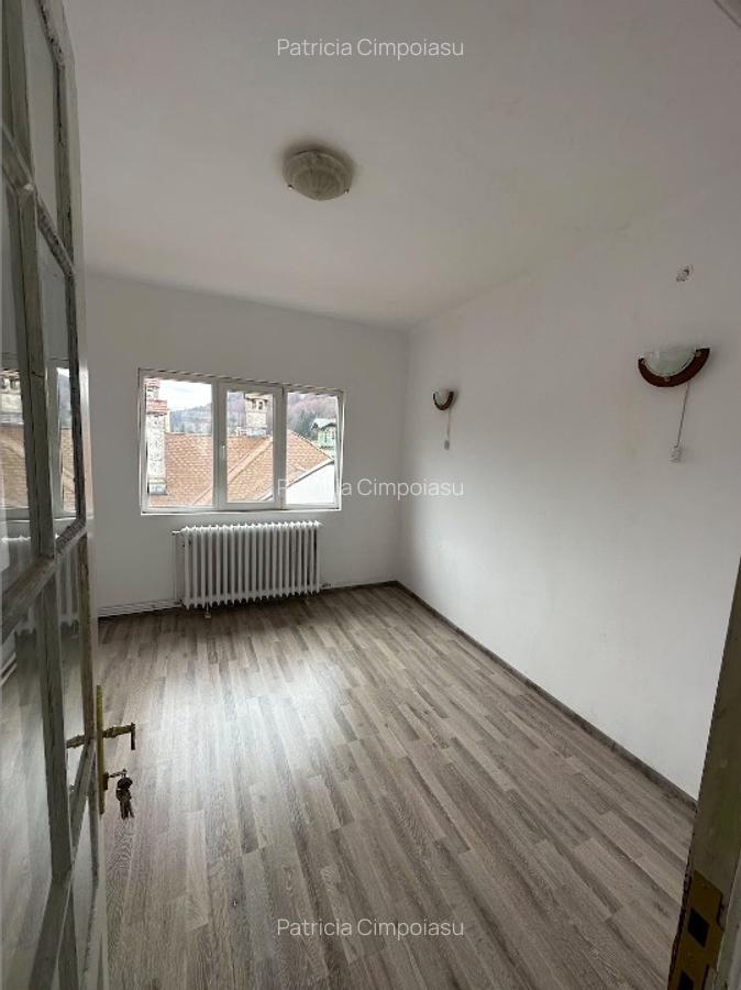 Apartament de vânzare, 5 camere, lângă Internațional, Sinaia - 3