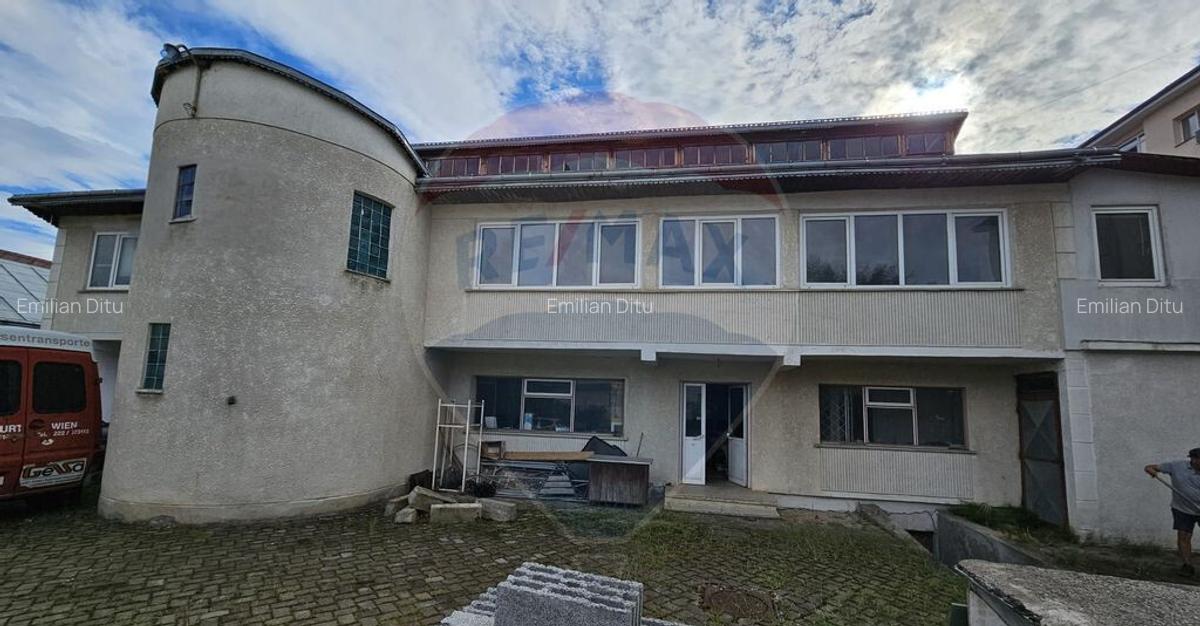 Complex comercial de 340mp in zona Obcini-Suceava - 1