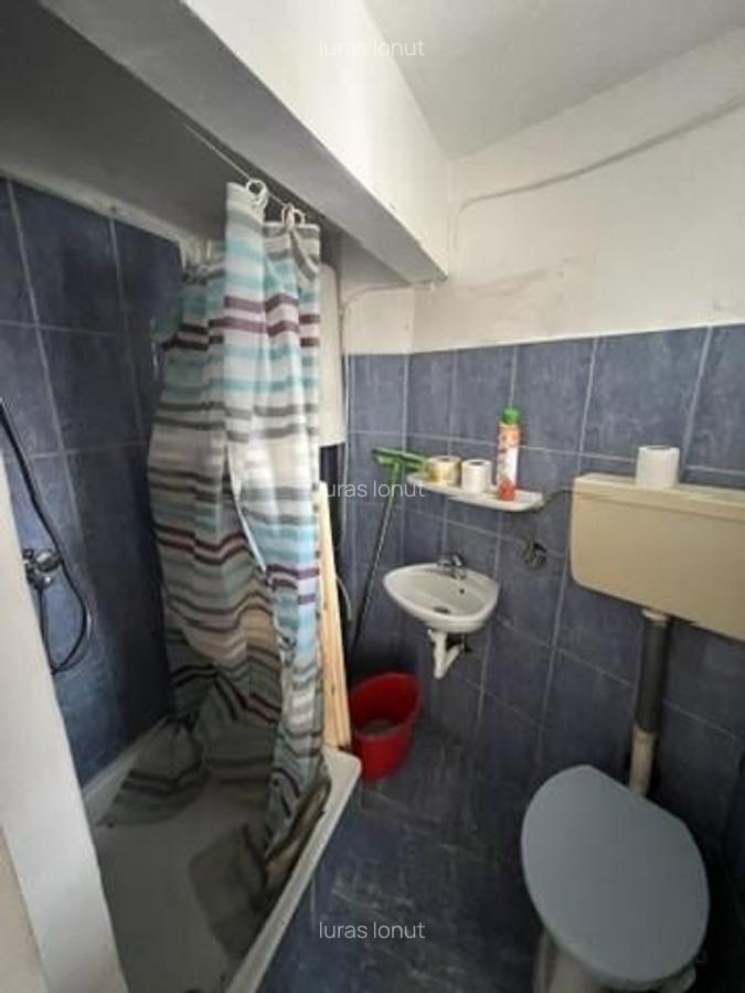 Garsonieră decomandată în Central - 9
