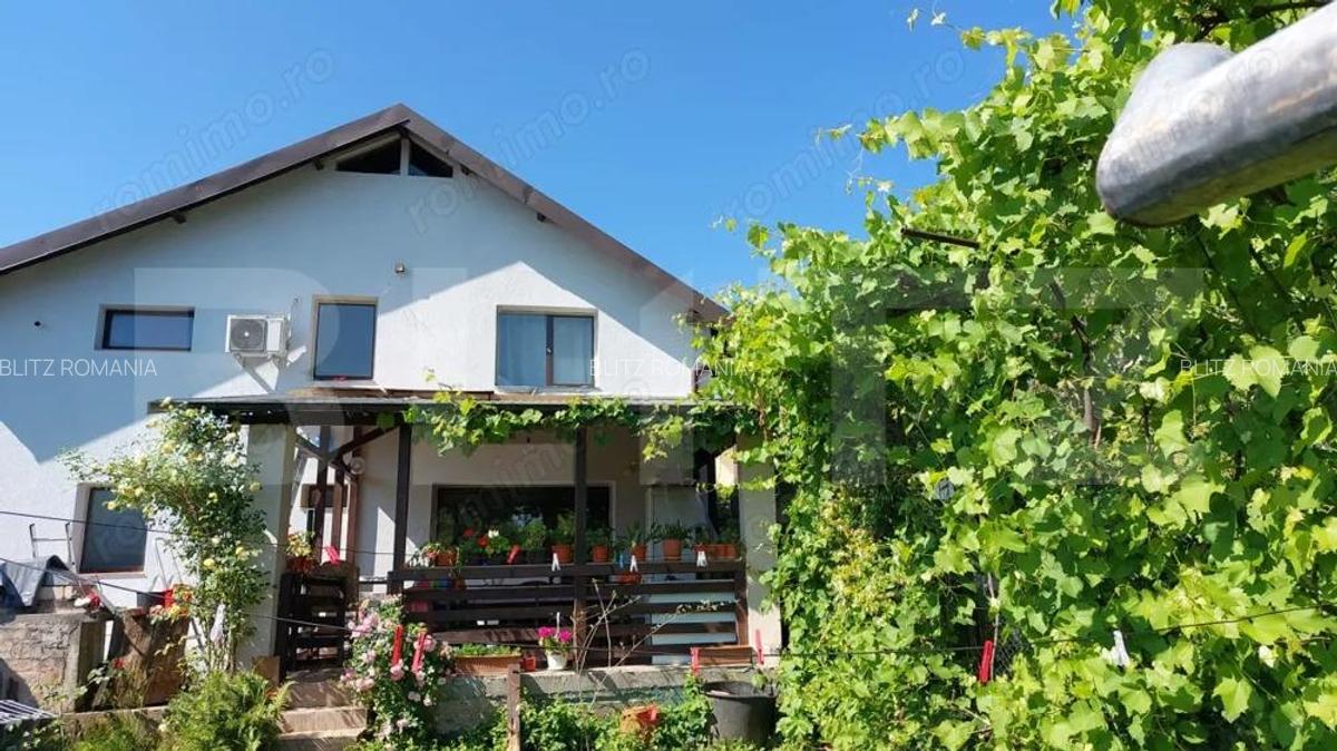 Proprietate unica langa Patriarhia Targovi?te 2 case, teren generos, mobilata - 3