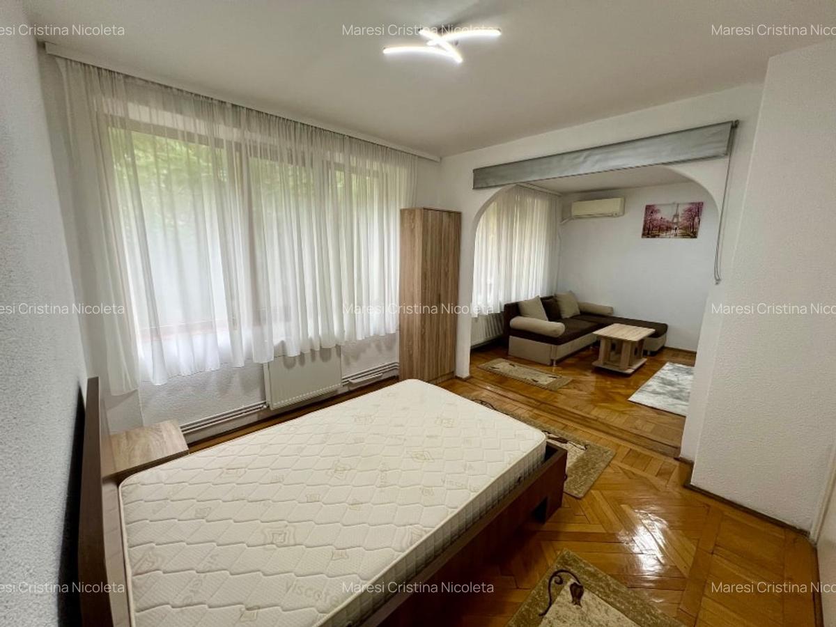 Apartament 3 camere renovat, mobila-electrocasnice noi, centrala termica 2024 - 2