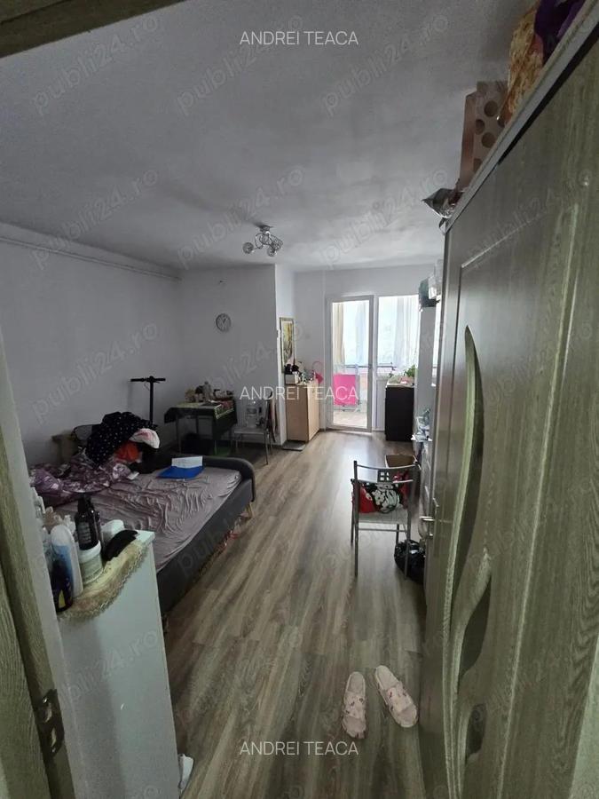 Garsoniera renovata, la parter, zona Piata Astra - 1