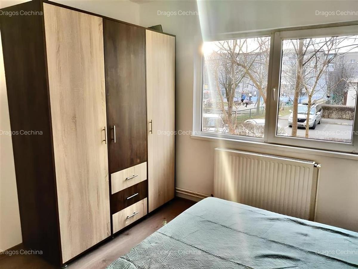 Apartament cu 3 camere circular, mobilat în Tractorul - 3