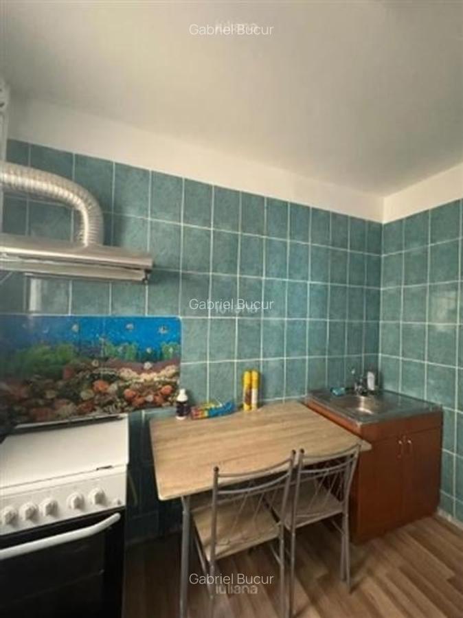 Vanzare Apartament 3 Camere Semidecomandat Bd.Ctin.Brancoveanu - 6