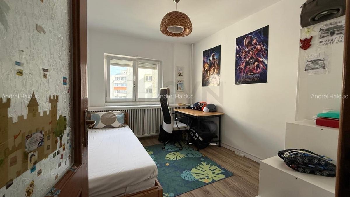 Apartament cu 4 camere semidecomandat în 1 Mai - 7