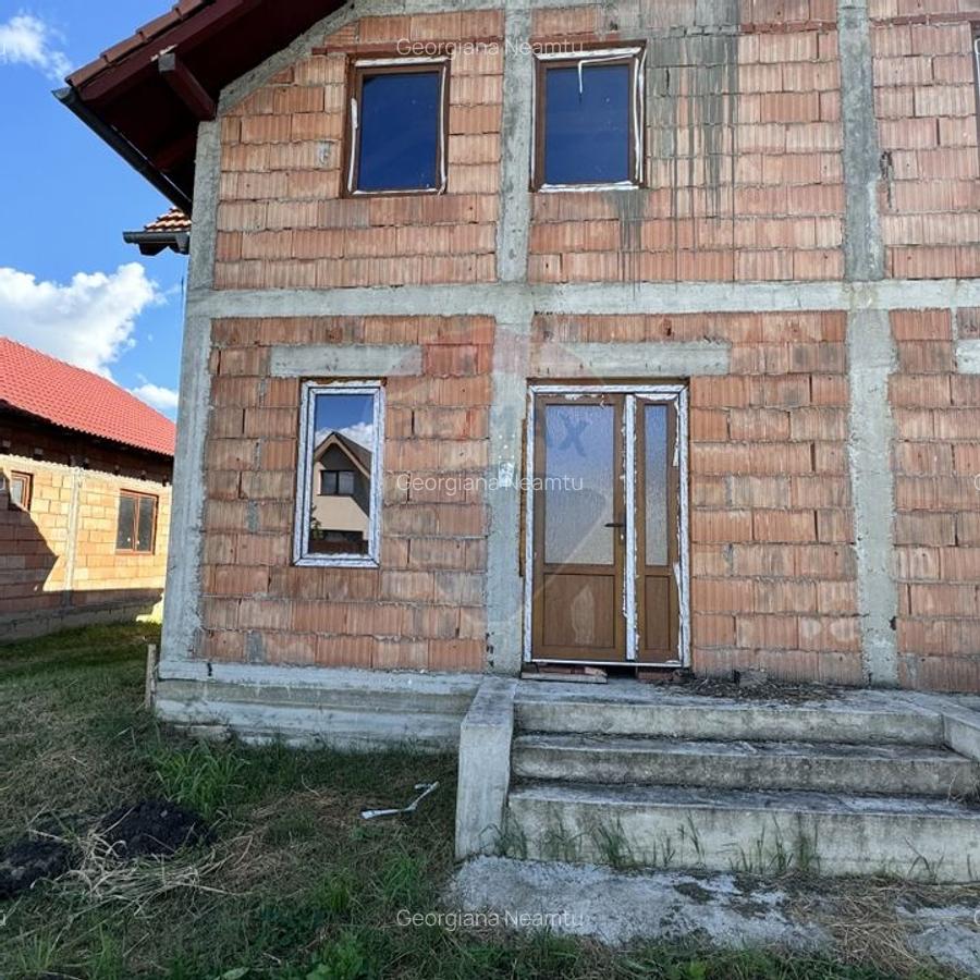 Casa cu 6 camere la rosu, intabulata in Zimandu Nou de vanzare - 3