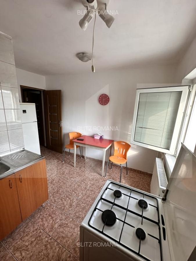 Garsoniera decomandata, 40 mp, Baicului, etaj 4/4, bloc izolat termic, parcare - 8