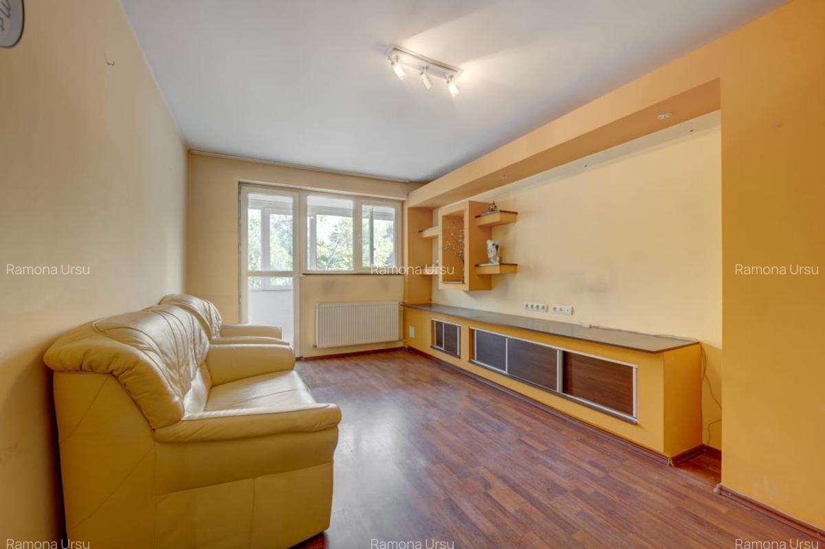 Apartament 3 camere, decomandat, 73 mp, metrou Raul Doamnei - 1