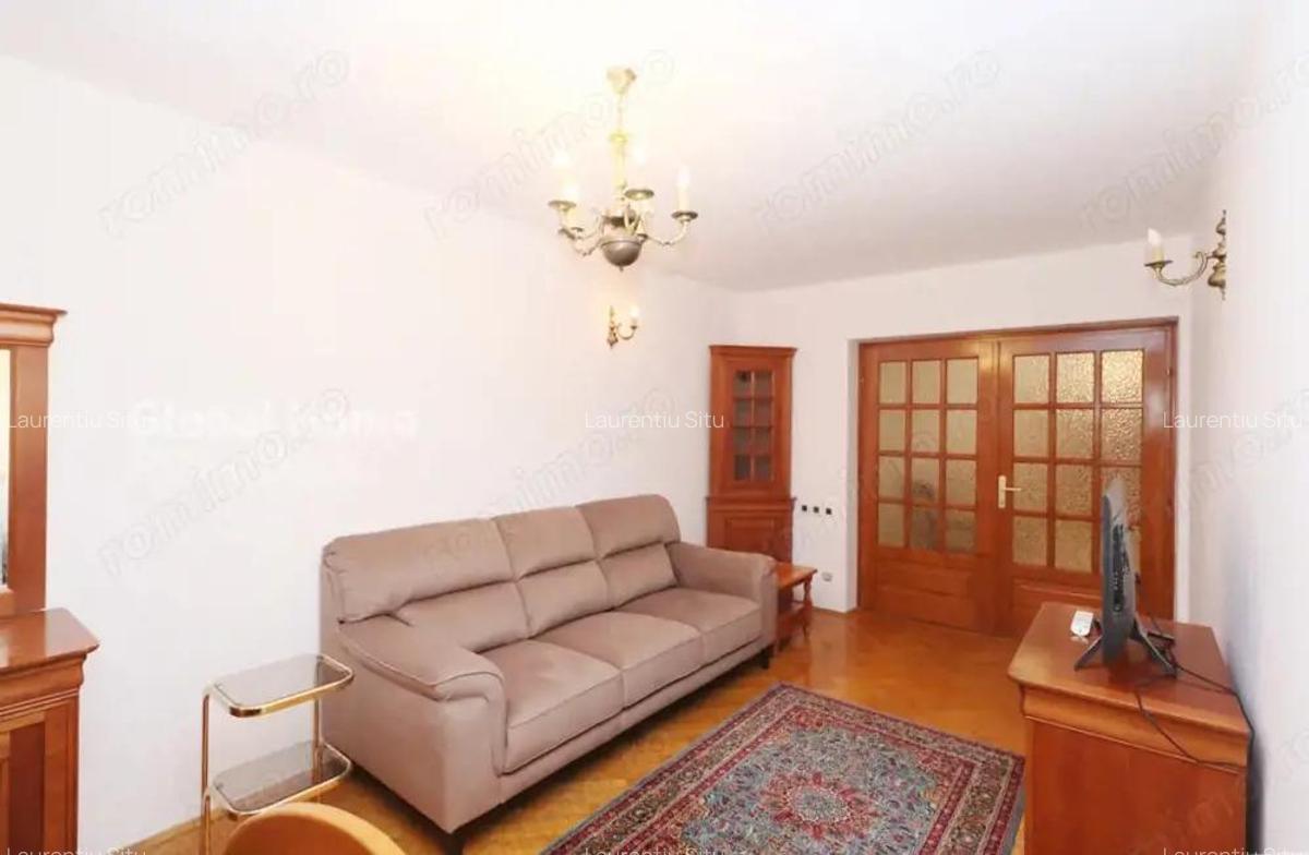 Apartament 4 camere Piata 1 Mai | loc parcare in curtea interioara | 4 balcoane - 4