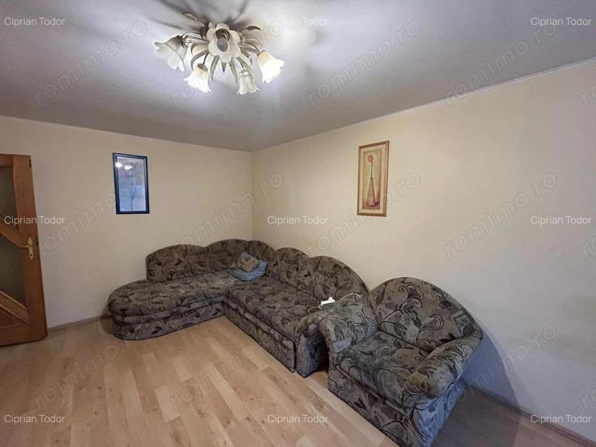 Apartament 2 camere, parter - zona Cetate - 3