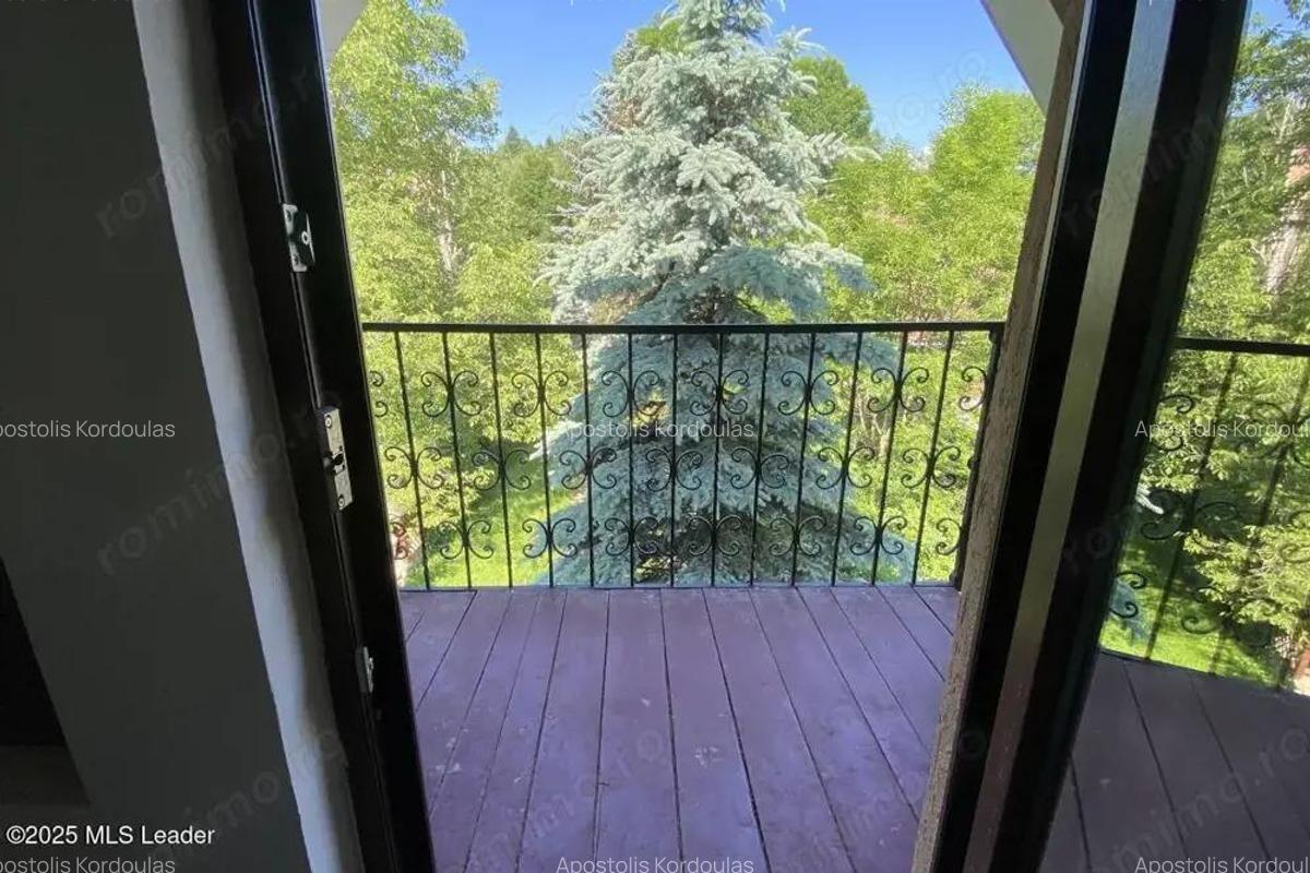 Bran - Casa pe strada Valea Portii. 223 mp, 4 dormitoare - 15