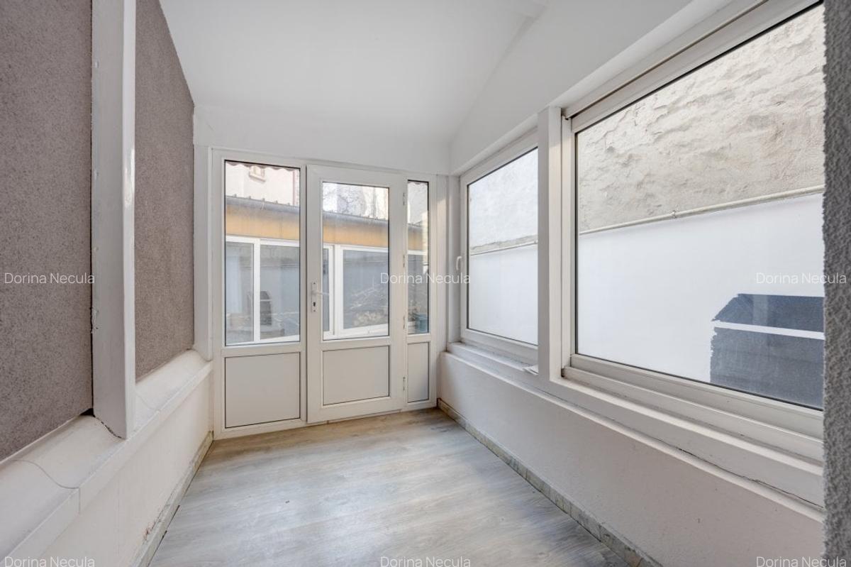 Vila cu arhitectura distincta, 7 camere, renovata, intr-o locatie exclusivista - 20