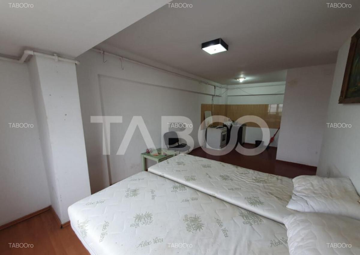 Apartament 2 camere decomandat zona Negoiu etaj 1 38 mp - 2