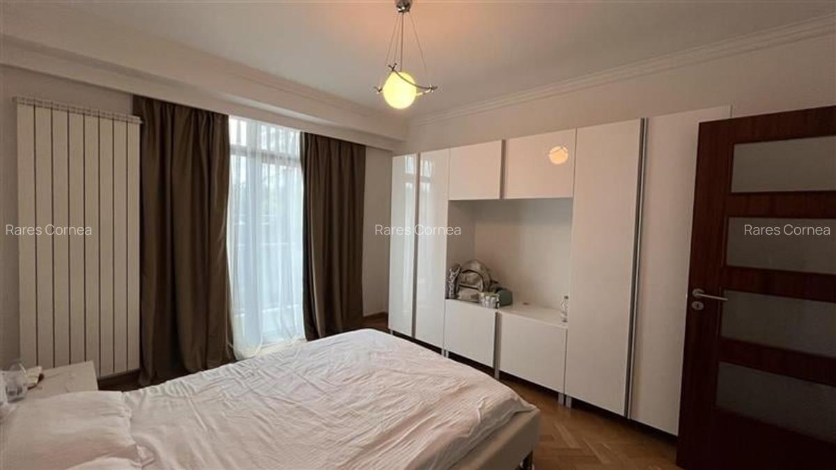 Inchiriere apartament 2 camere decomandate modern bloc nou Central- zona Platini - 10