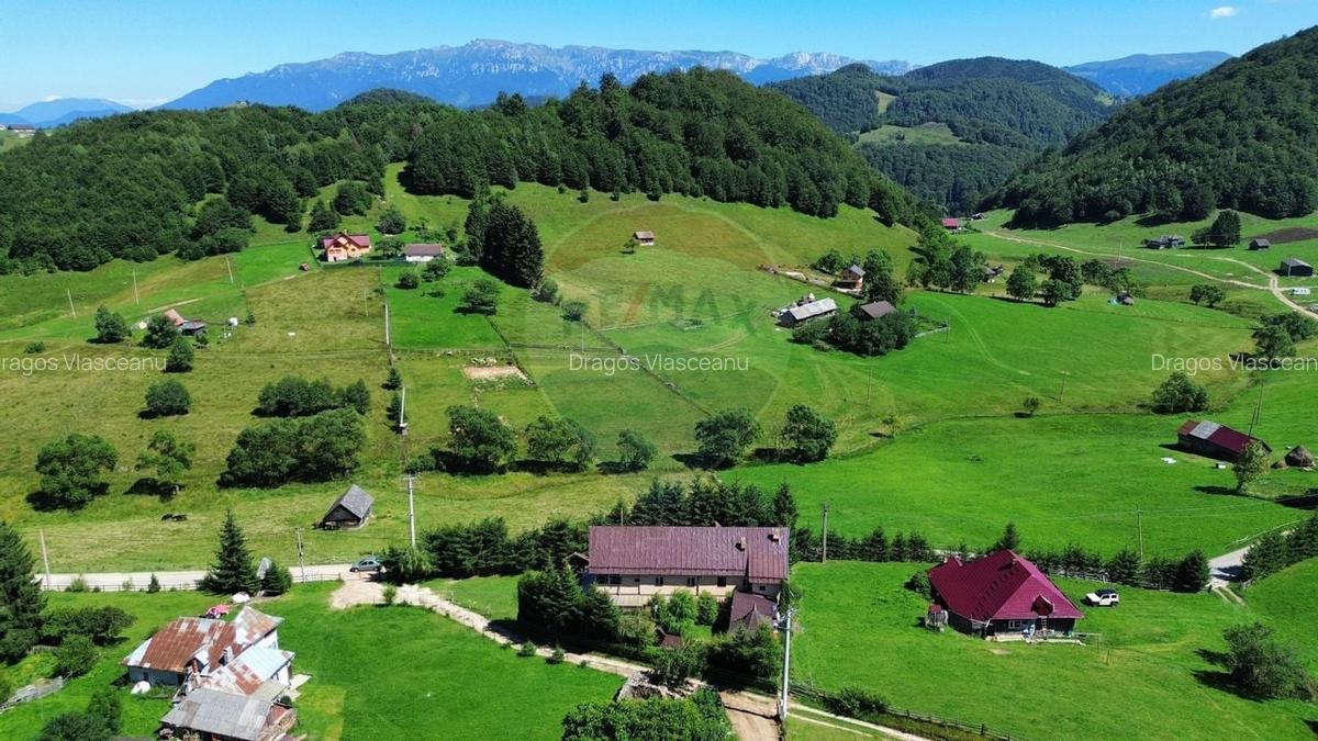 Pensiune de vanzare in varf de munte la Ciocanu - langa Sirnea - 9