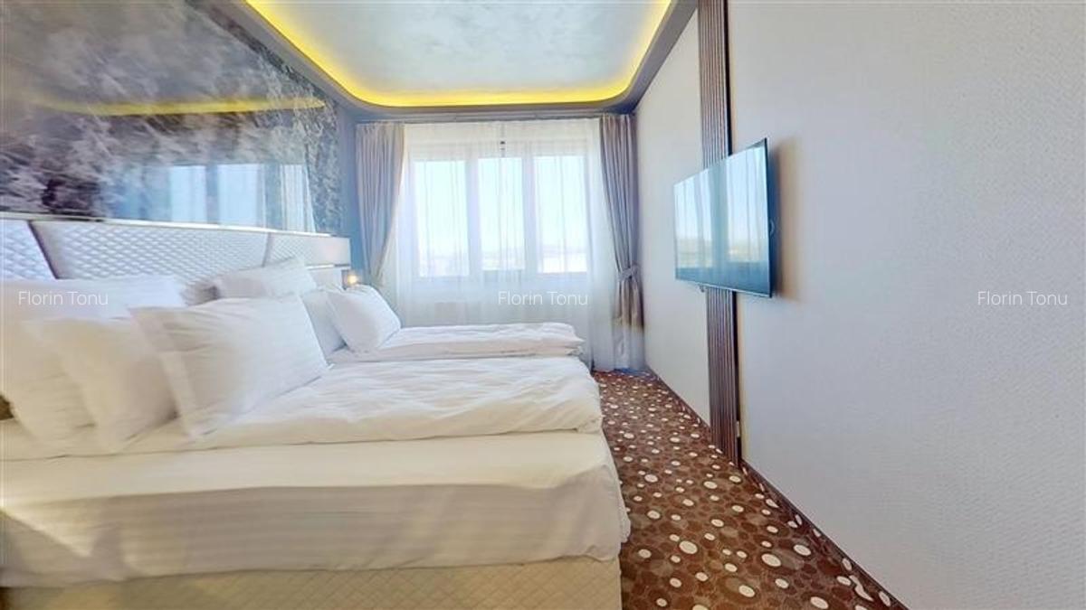 Lux Class, parcare, vedere panoramica zona Coresi, Tractorul Brasov - 5