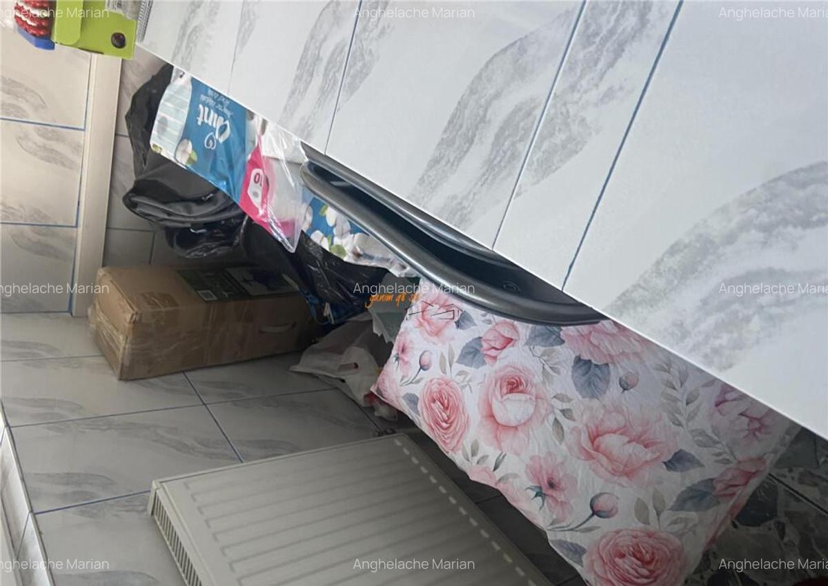 Apartament 3 camere , zona cartier Sud ,et 2/4 , decomandat - 10