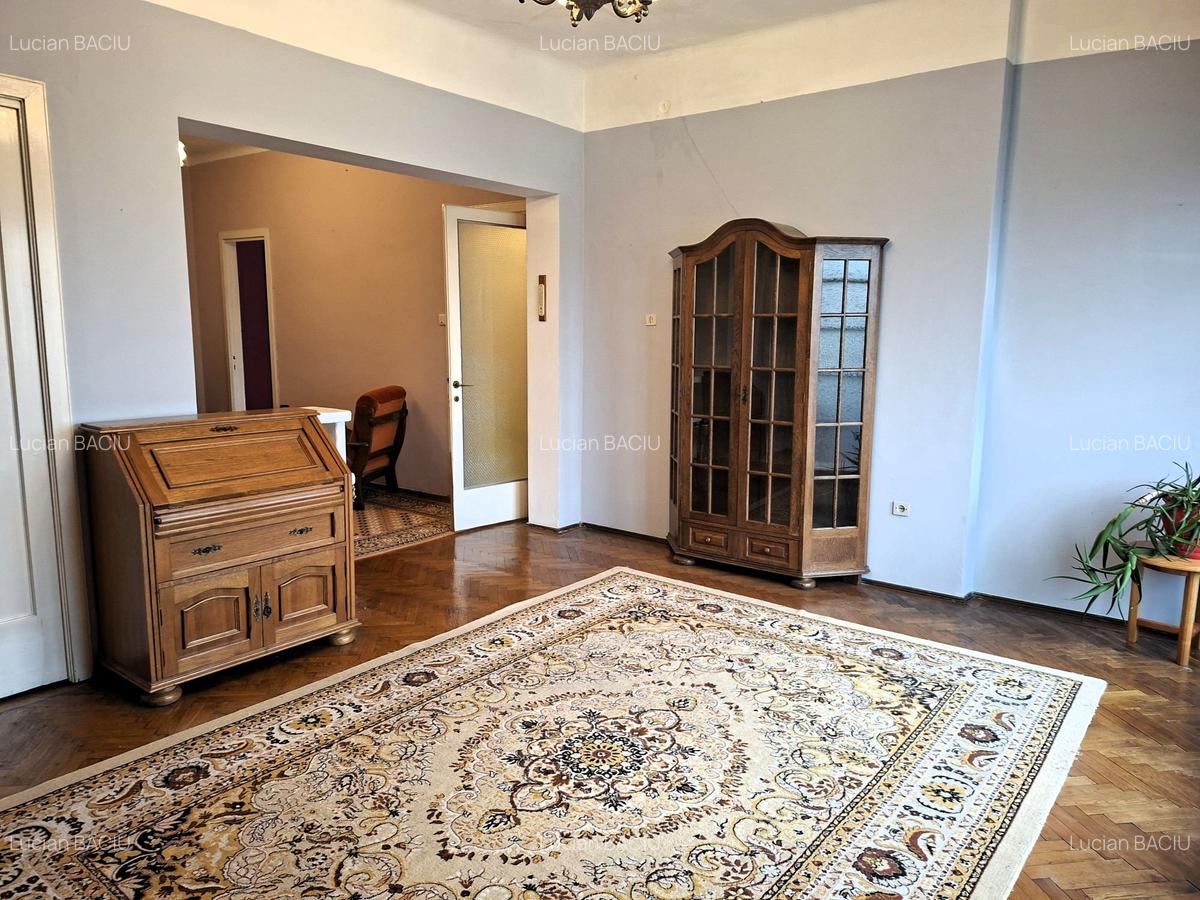 Apartament cu 3 camere in vila interbelica, de renovat - comision 0%! - 3
