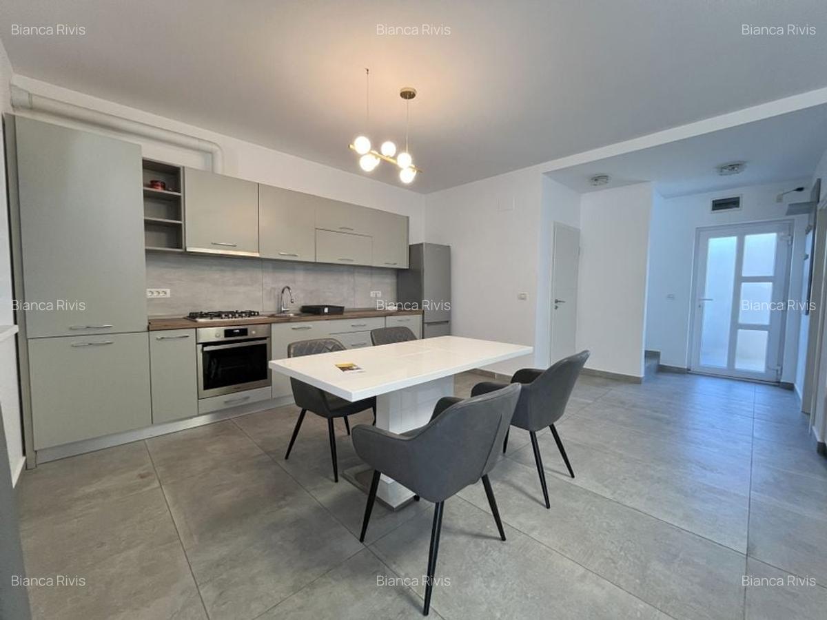 Casa triplex - Dumbravita - 4