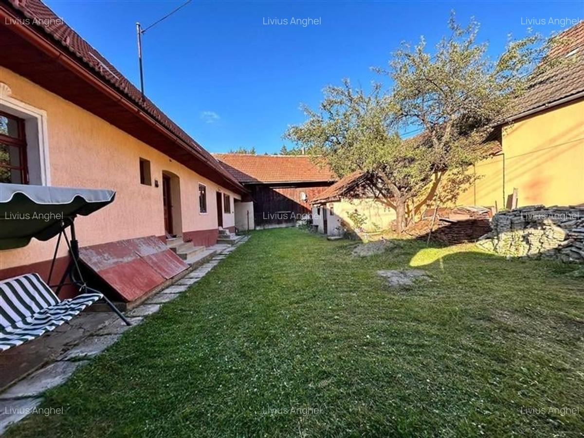 Resedinta traditionala saseasca restaurata, situata in inima localitatii - FILM! - 36