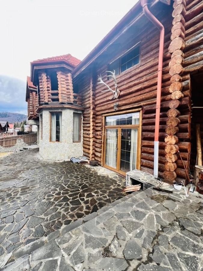 Cabana vanatoreasca din lemn cu vedere spectaculoasa, langa Castelul Cantacuzino - 3