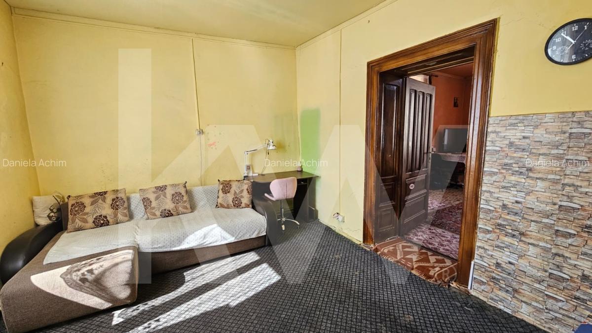 Casa individuala compusa din doua apartamente, cu teren liber de 540 mp - 5