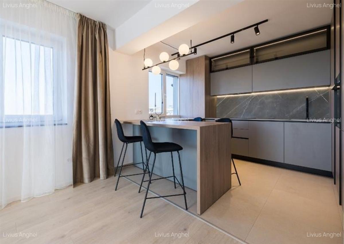 Apartament cu 3 camere decomandat în Tractorul - 16