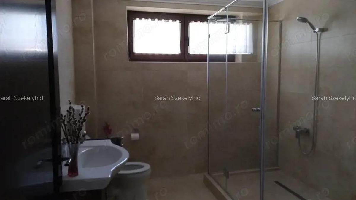 BRASADAS vinde vila 5 cam 190mp teren 10 ari str. Dara. - 5