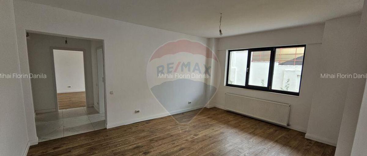 Apartament cu 3 camere de vanzare in zona Andronache - 2