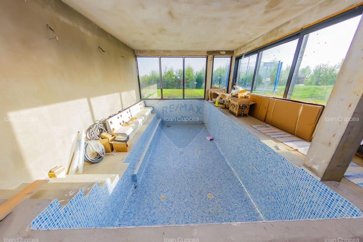 Vila cu piscina 15 ari si panorama de vanzare str. Grigore Ureche - 17